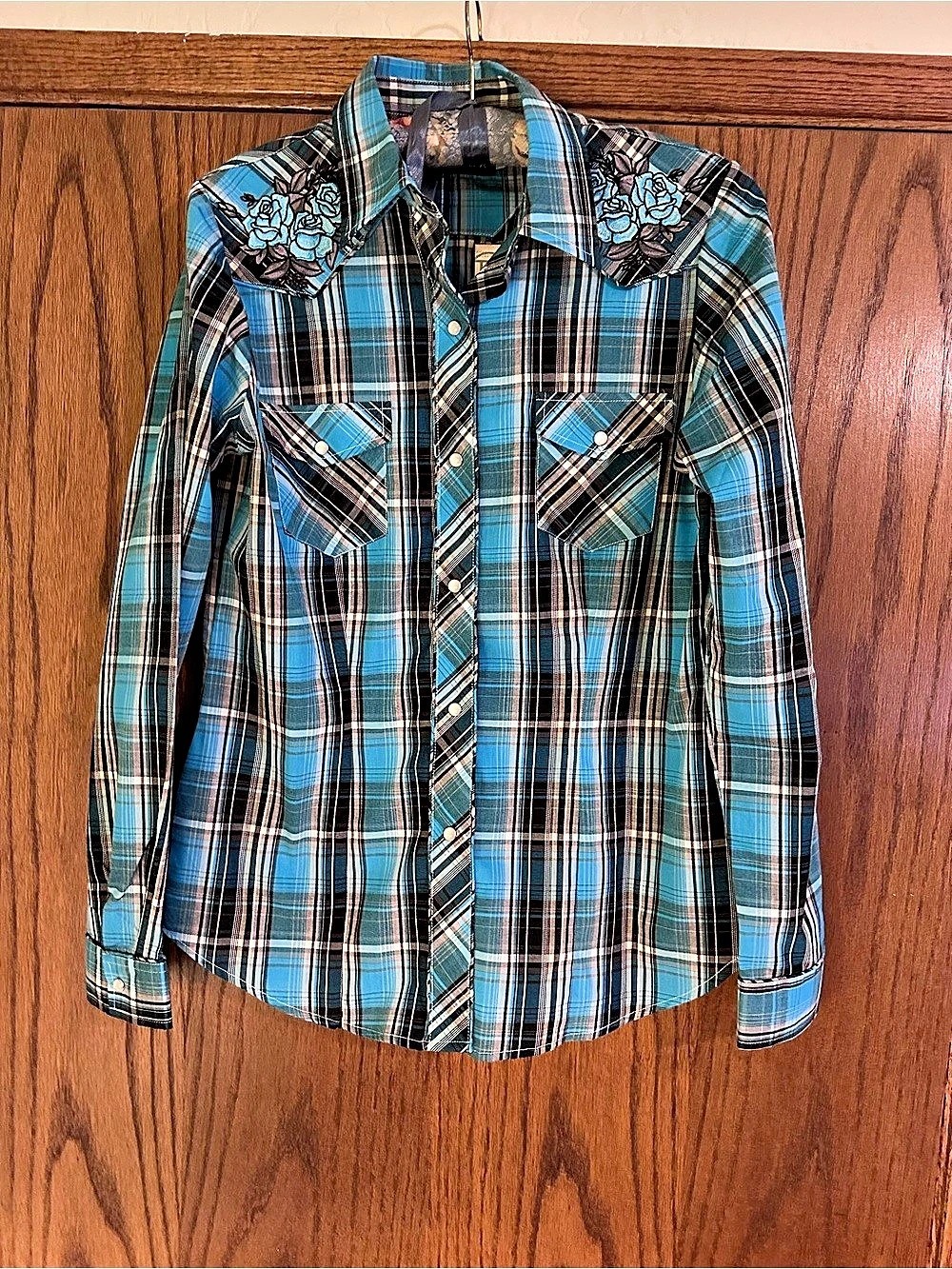 Roper Plaid Embroidered Western Shirt in Blue & Brown Size M